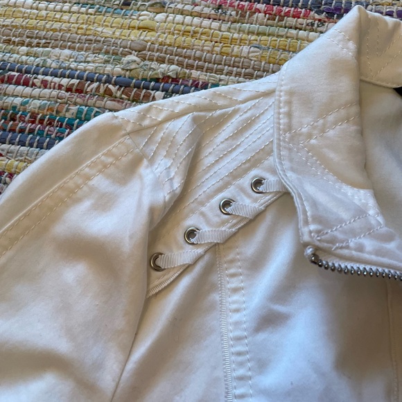 White House Black Market White Jacket - Picture 5 of 9